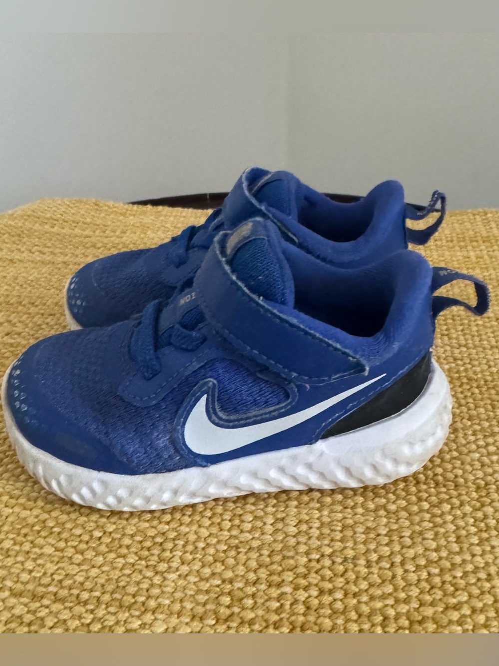 ❌SOLD❌ Nike Revolution Baby Boy Sneakers, Size 6C - Picture 2 of 6